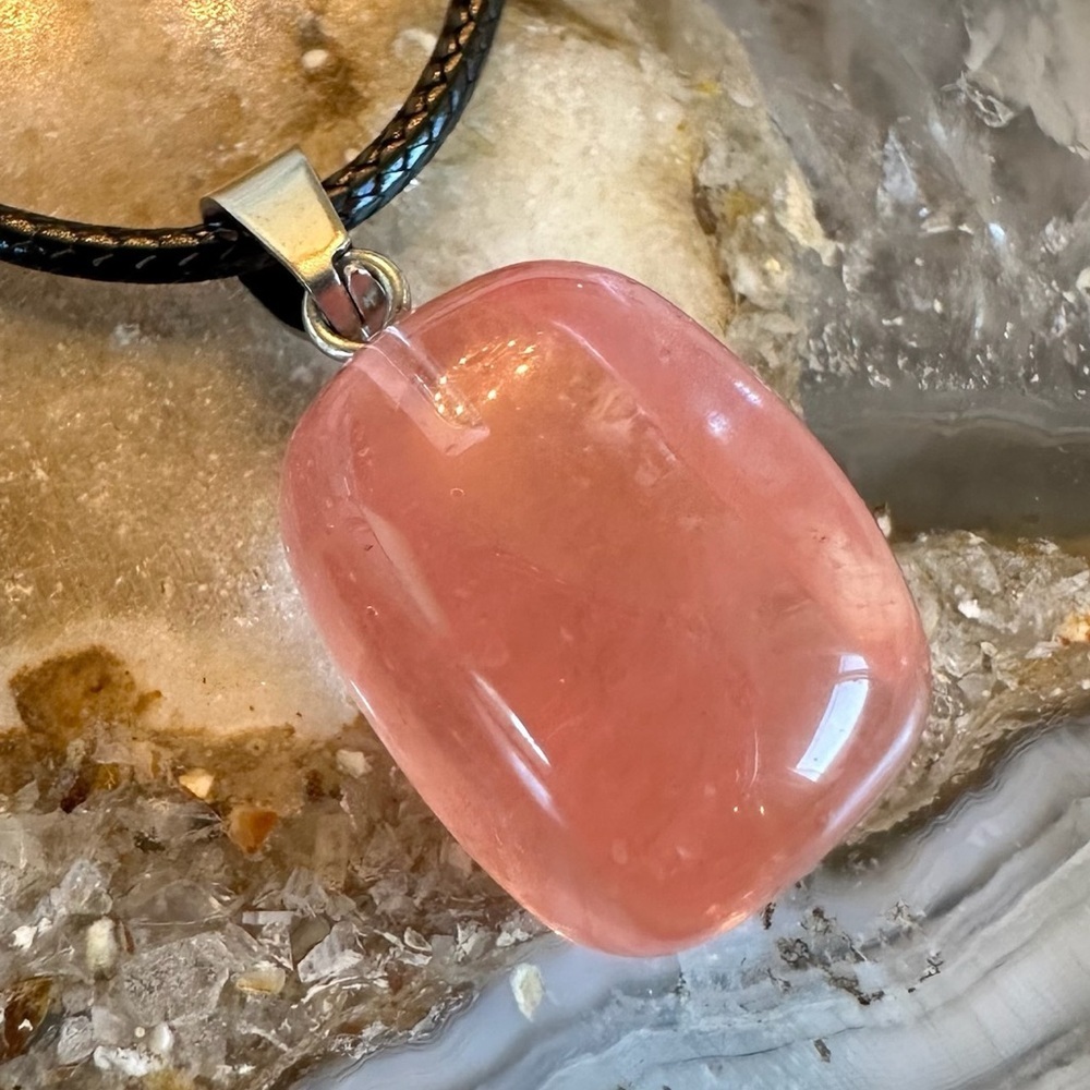 3122 Cherry Quartz Polished Stone Pendant Necklace with Black Cord